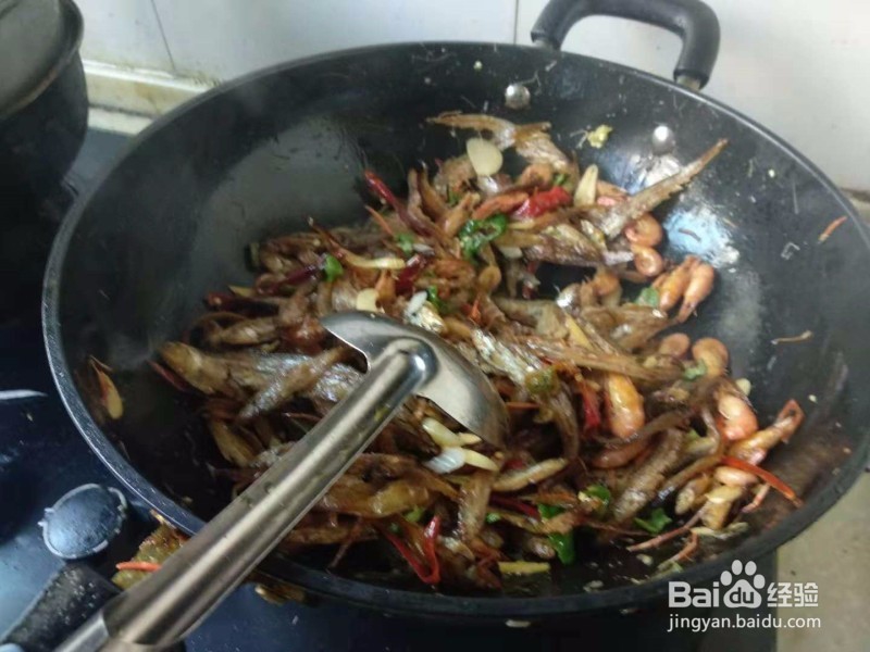 炒干巴鱼的做法