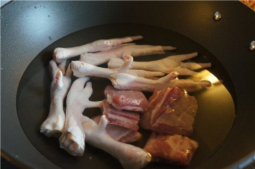 花生眉豆凤爪汤