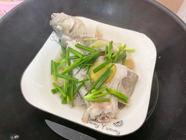 原汁原味清蒸鲈鱼