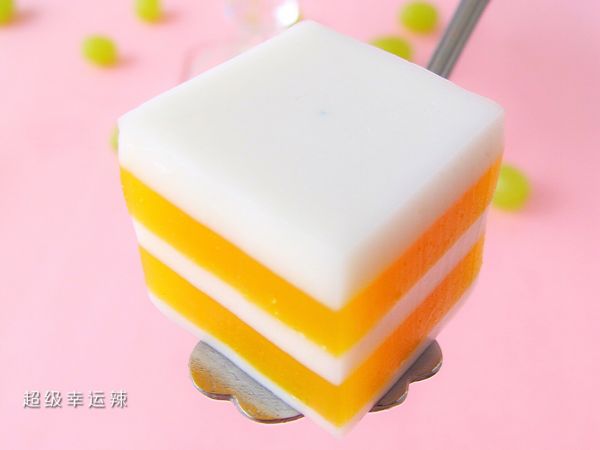 芒果椰香千层糕