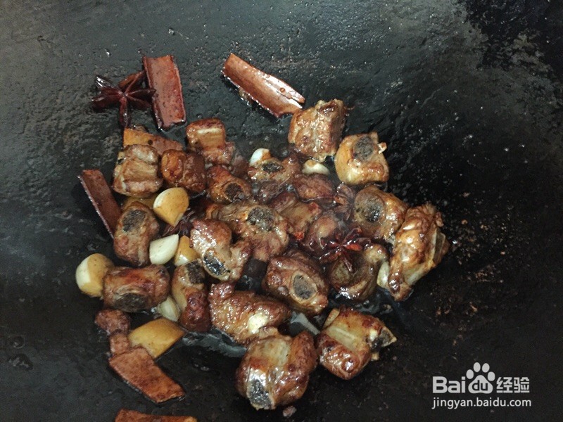 土豆红烧排骨的做法