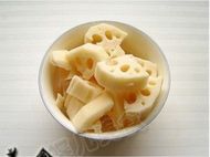 莲藕啤酒汽锅鸡的做法