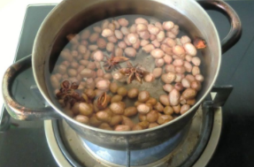 好吃的花生拌芹菜