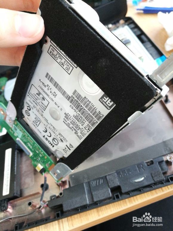 华硕笔记本W系列的拆机方法 W510L 519L