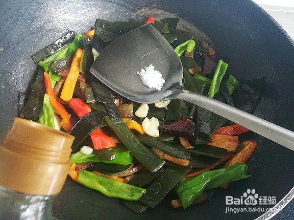 海带炒腊肉的做法