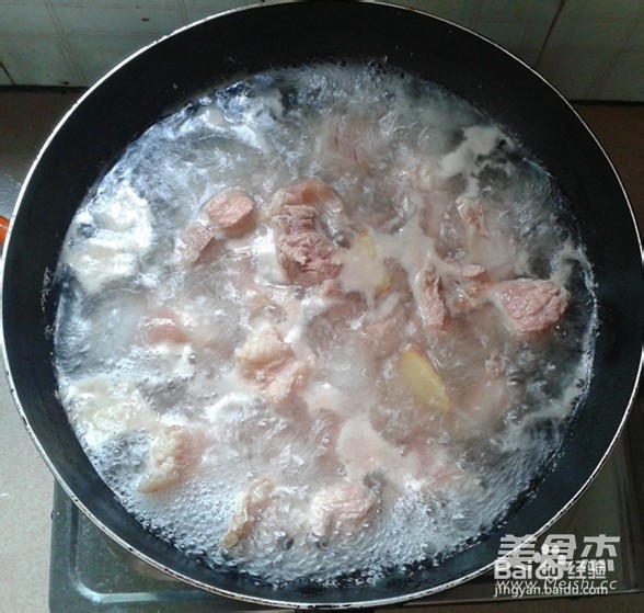 玉米山药猪蹄汤