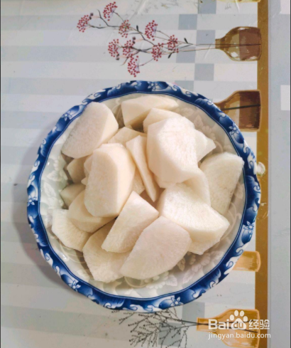 家常菜：腊排萝卜汤