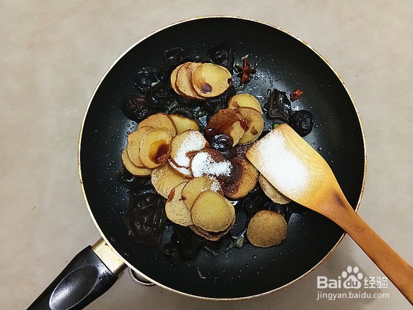 香菇烧素鸡的步骤