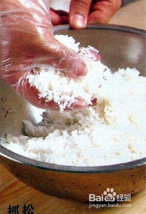 如何快速做出炒饭中粒粒分明的白米饭