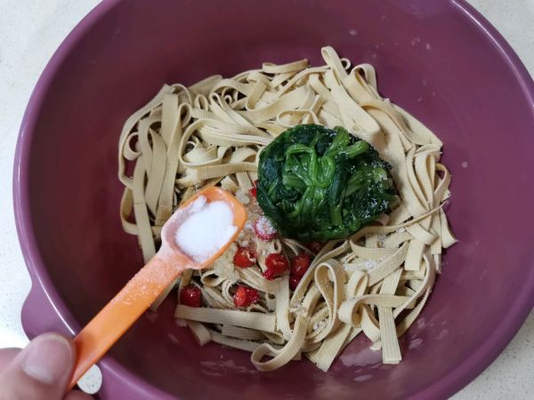 低脂凉拌菠菜豆腐皮