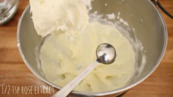 玫瑰奶油乳酪霜