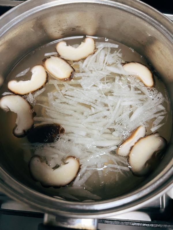 白萝卜香菇鸡蛋饼