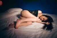 女生为什么喜欢夹着枕头睡觉