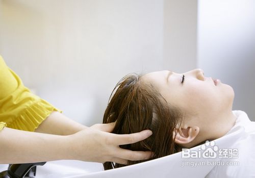 夏天头发油腻怎么办