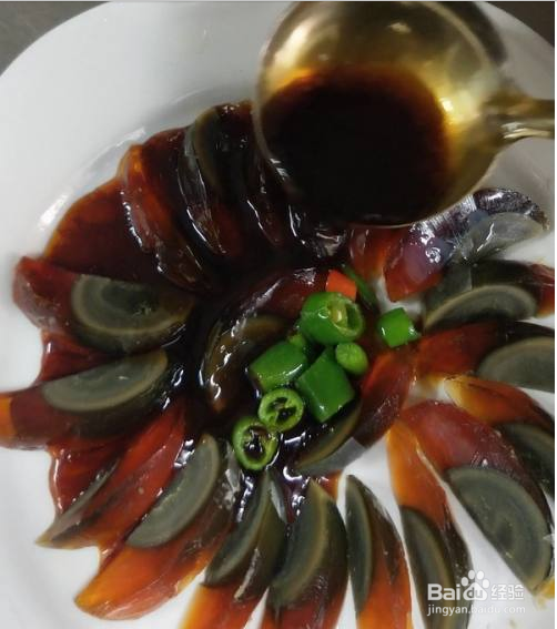 家常菜：青椒皮蛋