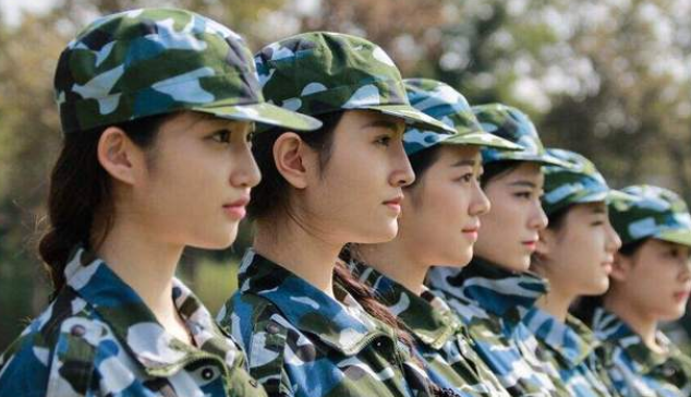 大学军训累还是高中军训累