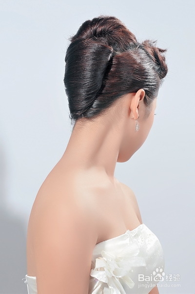 化妆造型之时尚奢华新娘发型设计
