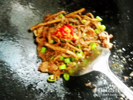 豉香腊肠茶树菇的做法