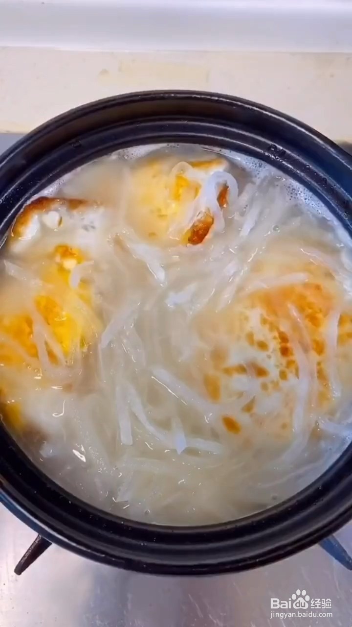 如何制作东北萝卜丝太阳蛋汤？