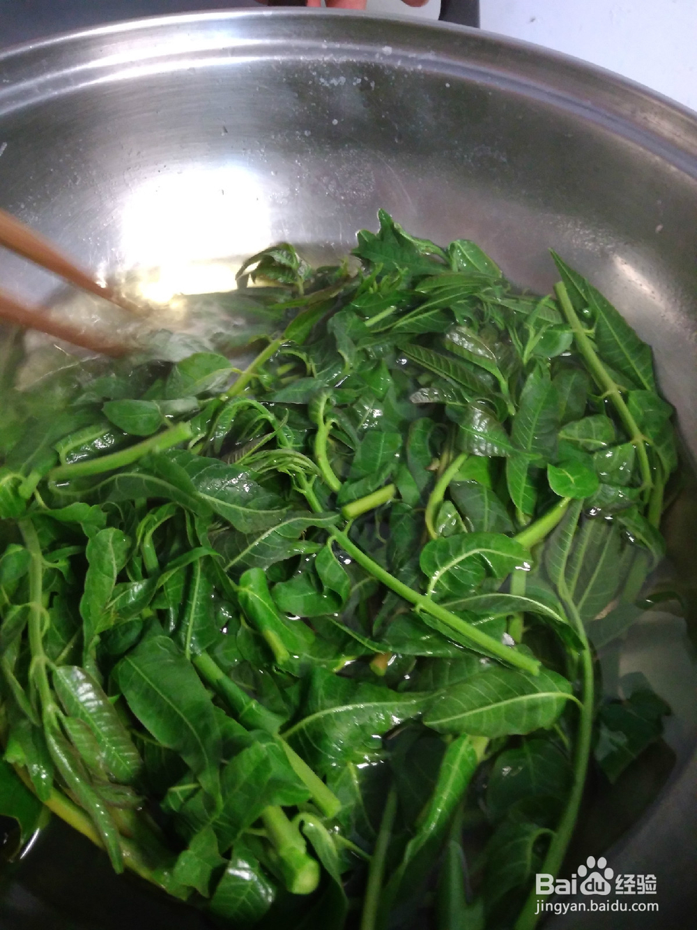 鸡蛋炒香椿技巧