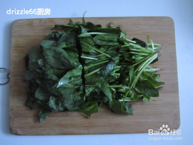 双菇炒菠菜的做法——夏日清爽菜