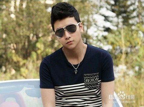 HDW短袖T恤展现男士百变气质