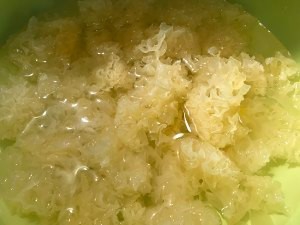 桃胶银耳羹做法攻略