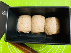 无水坚果吐司的做法