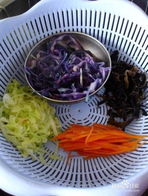 家常拌饭的制作