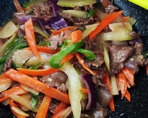 家常小炒牛肉