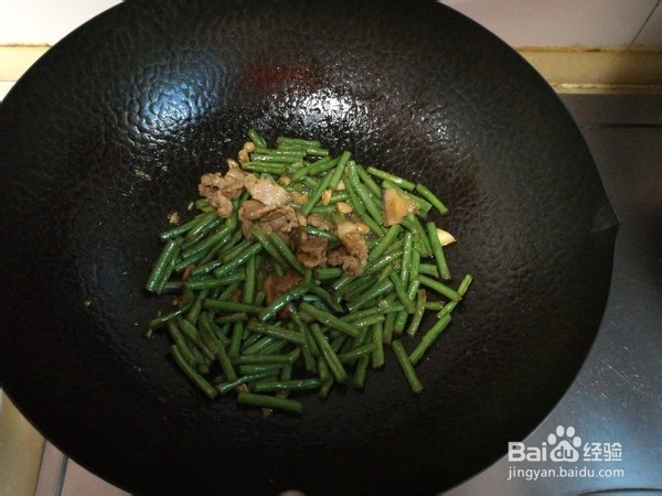如何制作回锅肉炒长豆角