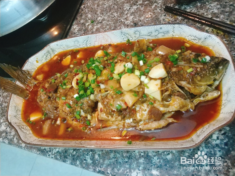 怎么做泡椒蒜子鲫鱼?