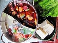 火立方经典鸳鸯鱼头火锅的做法