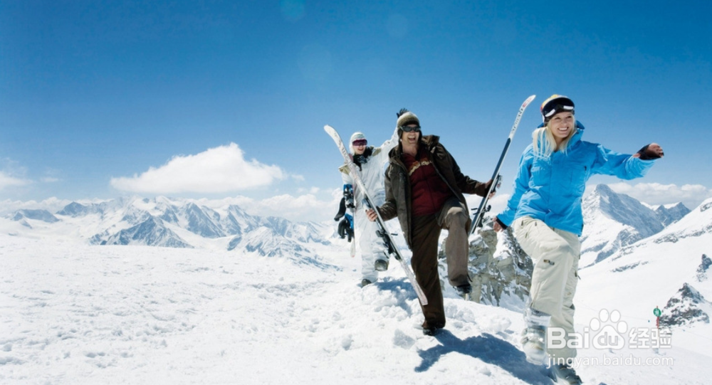 滑雪时怎样才能在山坡上调头