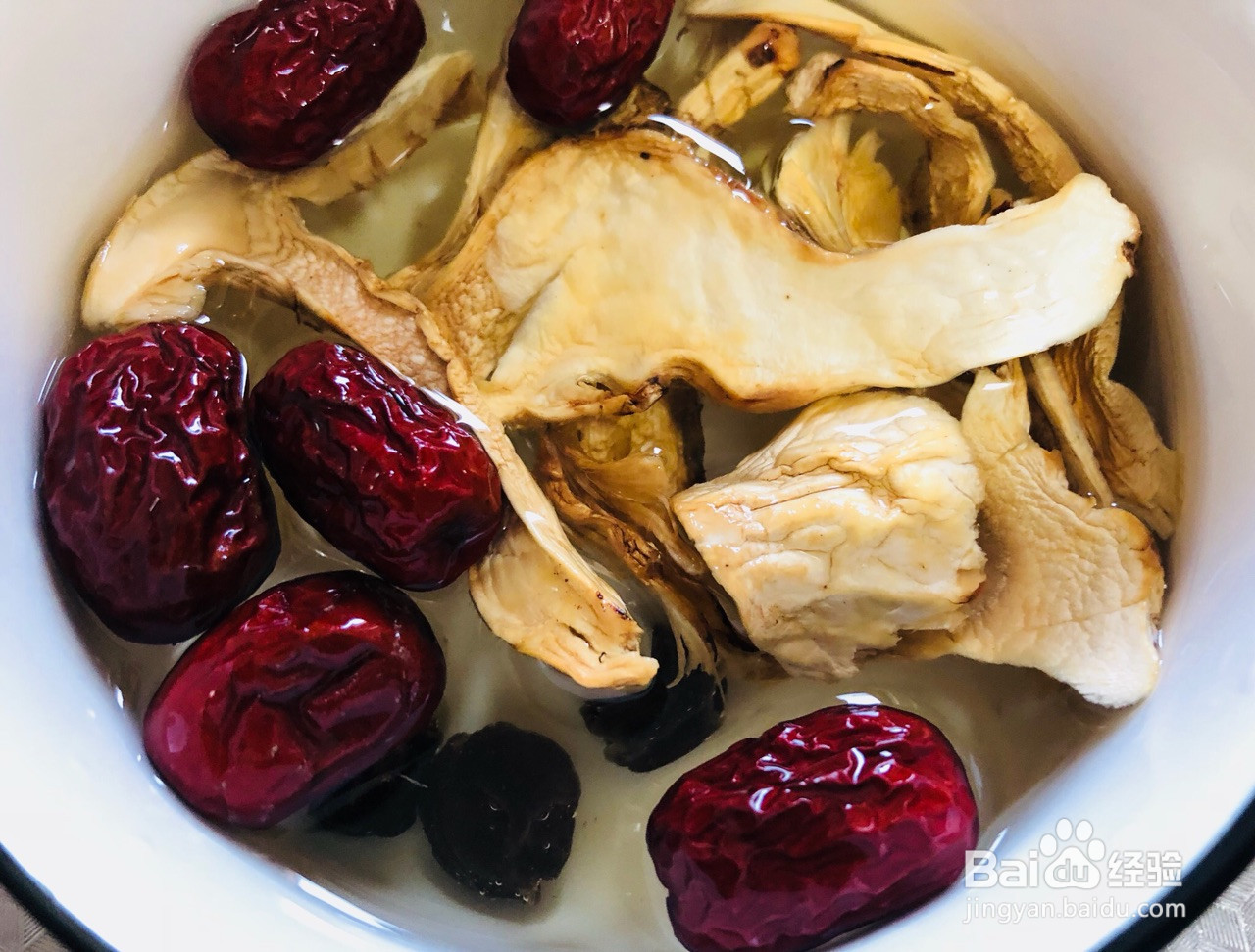 滋补乌鸡汤的做法