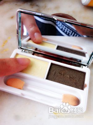 教你如何打造迷人猫眼妆