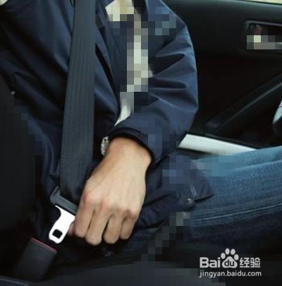 <b>汽车应该配备的安全设备</b>