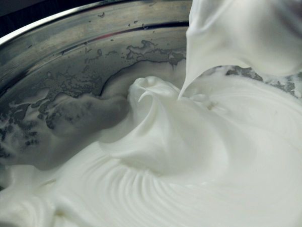 樱花草莓蛋糕卷