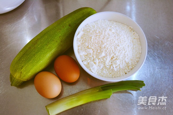 西葫芦鸡蛋软饼-10分钟轻松做早餐