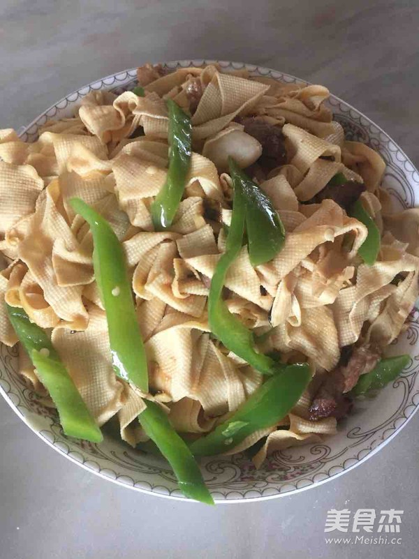 青椒豆腐皮的做法