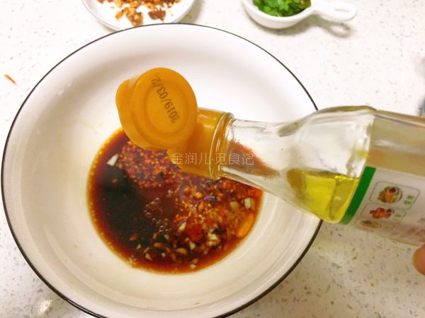 太好吃了～嗦了这碗酸辣粉