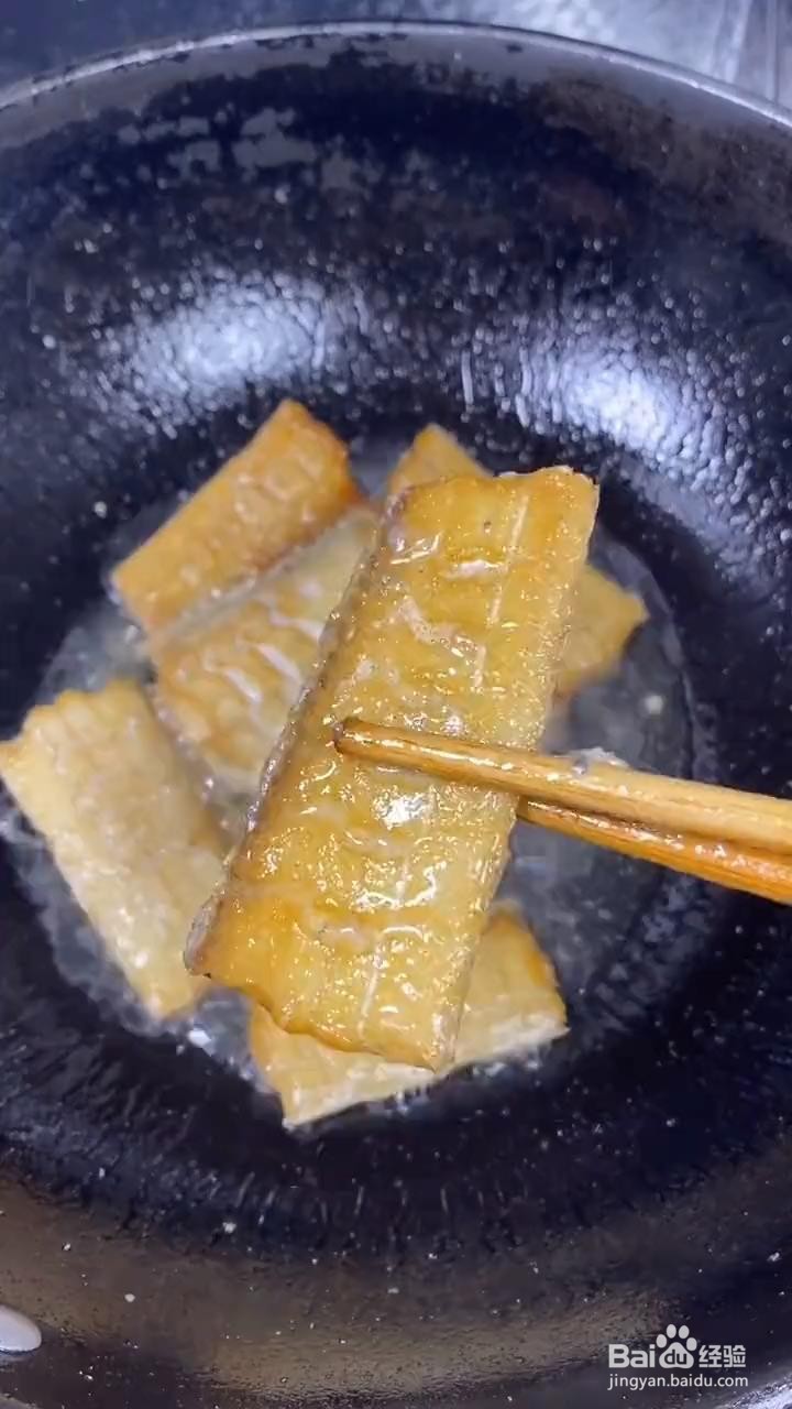 如何煎鱼不粘锅？