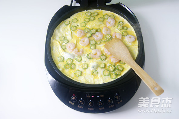虾仁秋葵煎蛋饼
