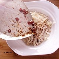 凉拌金针菇的制作方法