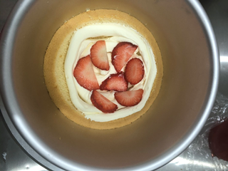 雪域草莓蛋糕怎么做？