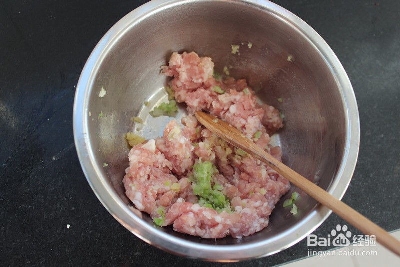 鲜虾锅贴的做法