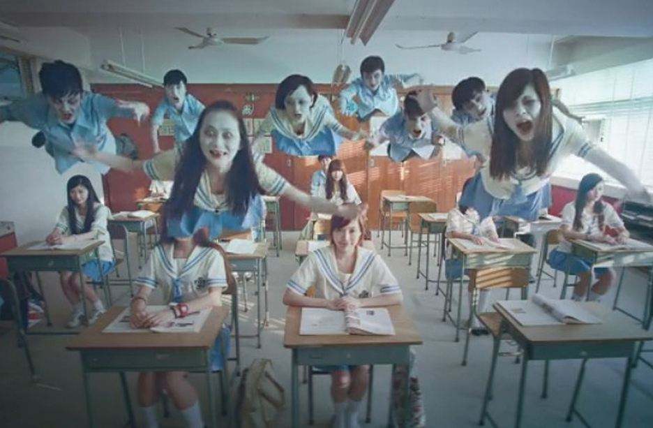 一个女老师,班里都是鬼那是什么电影讲的什么故事