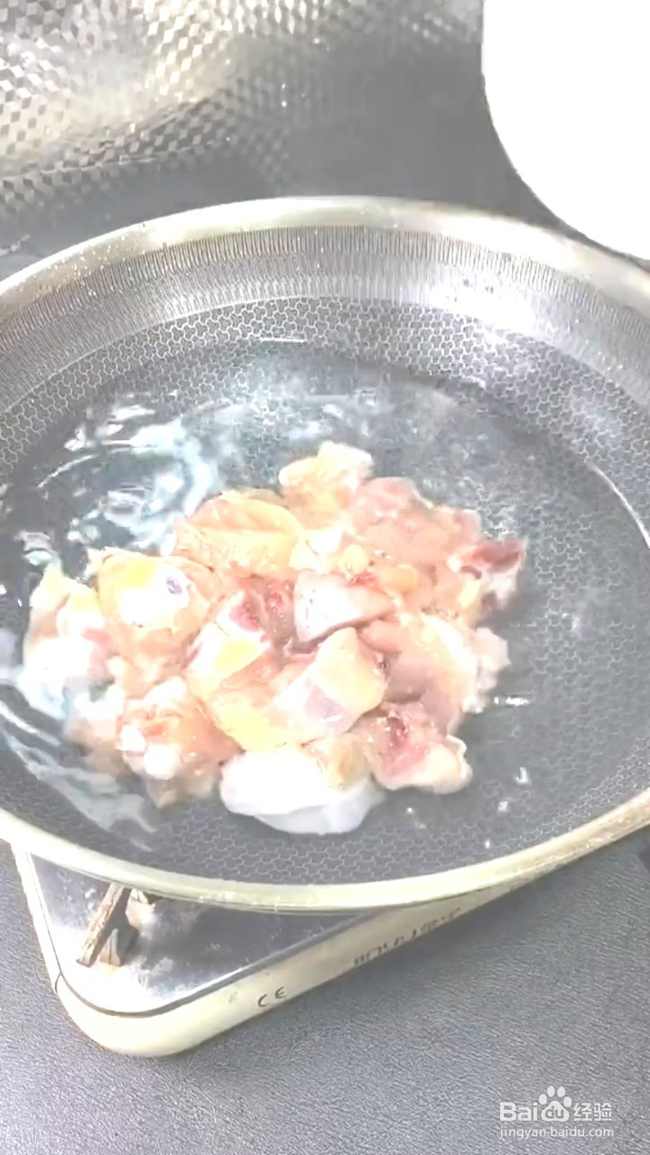 如何制作好吃的鸡腿？