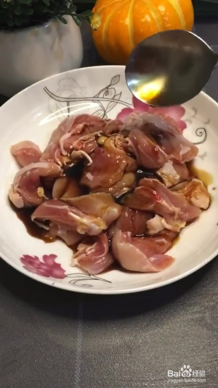 如何制作丝瓜炒鸡肉