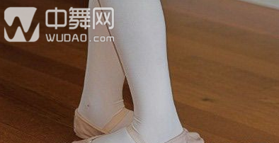五个基本的芭蕾舞脚步姿势